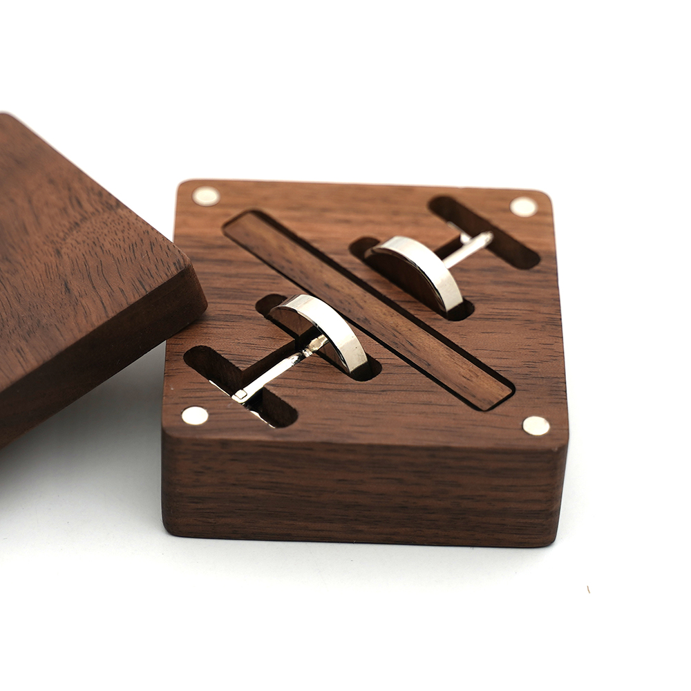 Set di accessori per lo sposo  - Mens Grooming Box recensione e prezzo